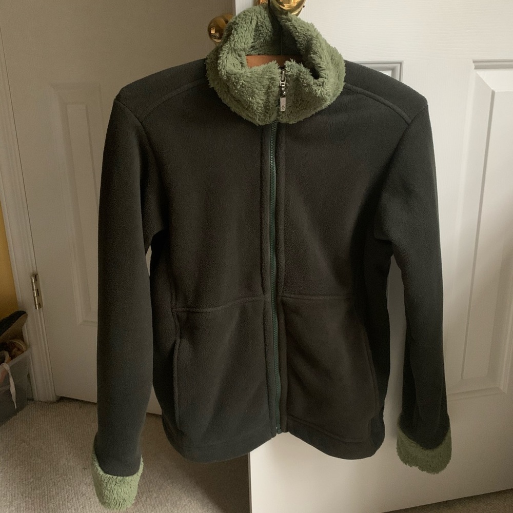 SOLD Patagonia Synchilla fleece jacket size s
